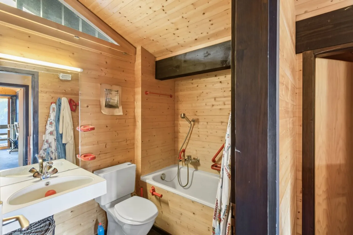 Chalet mitoyen en triplex situé à 200m du téléski de l'Alpe des Chaux - Photo 10 sur 13