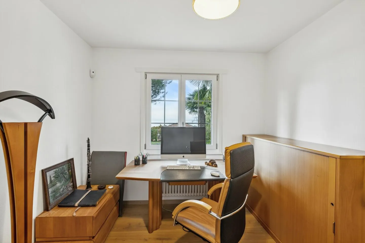 Villa a un piano, grande giardino con piscina e jacuzzi, vista lago - Foto 11 di 13