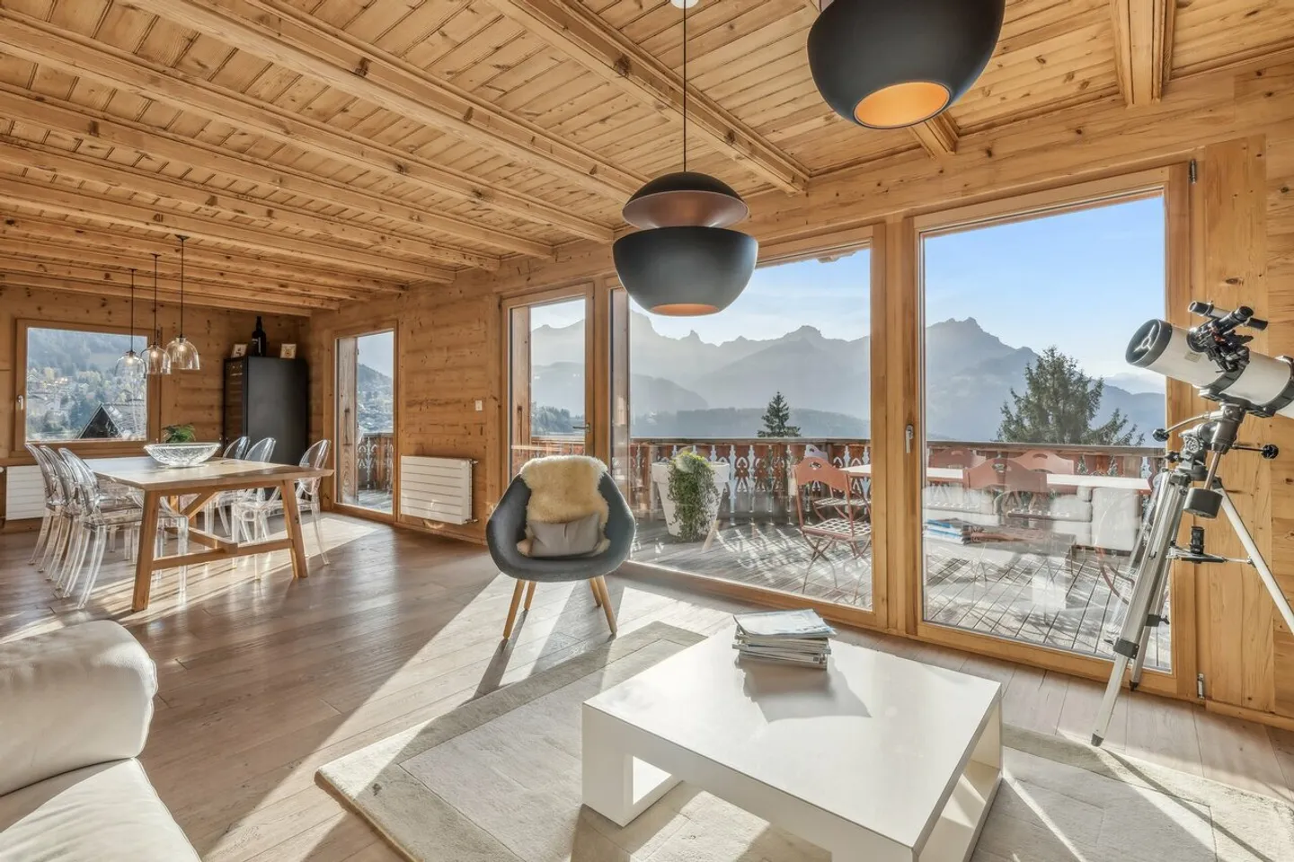 Chalet L'Etoile des Alpes, panoramic view, close to amenities - Photo 1 of 13
