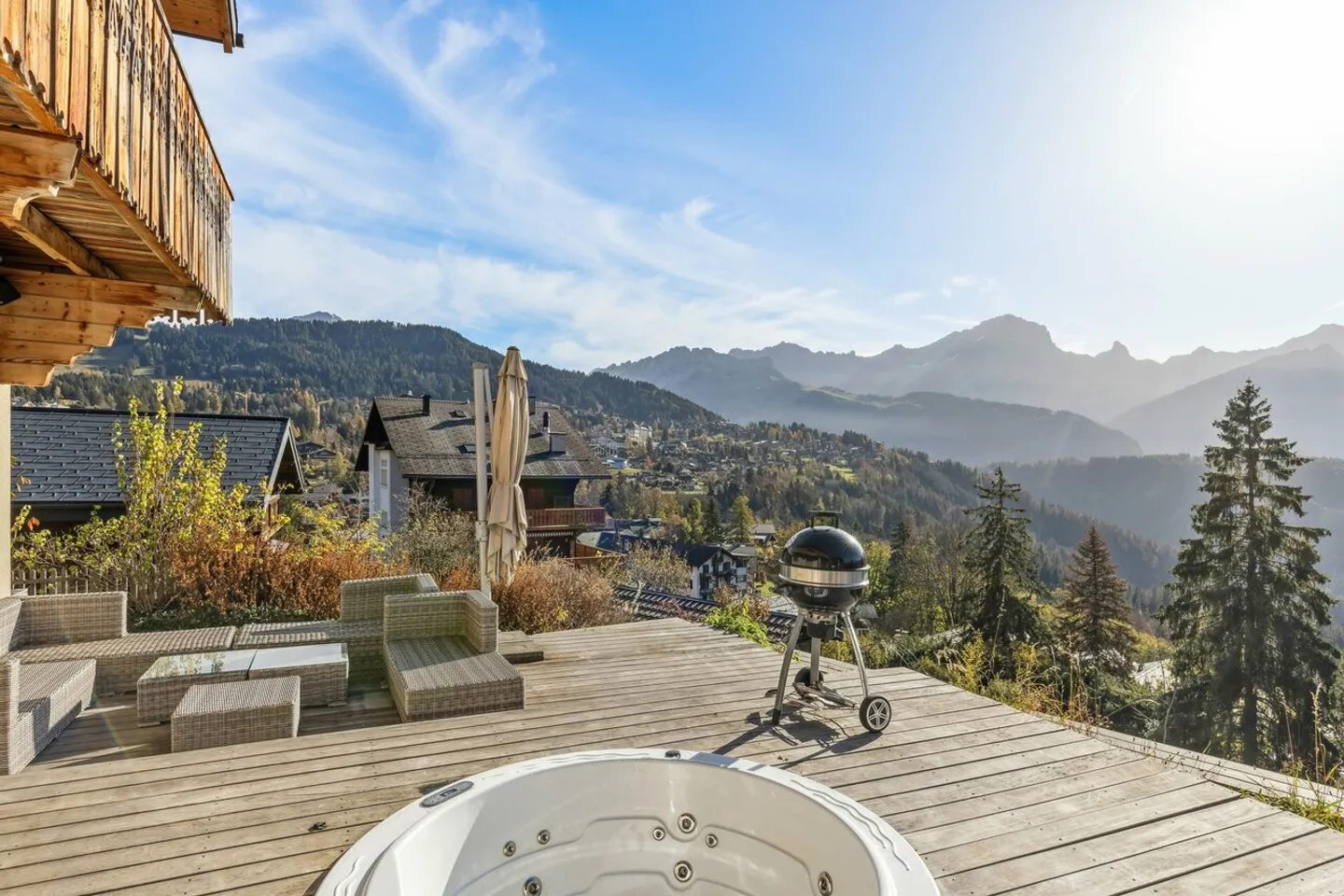 Chalet L'Etoile des Alpes, panoramic view, close to amenities - Photo 3 of 13