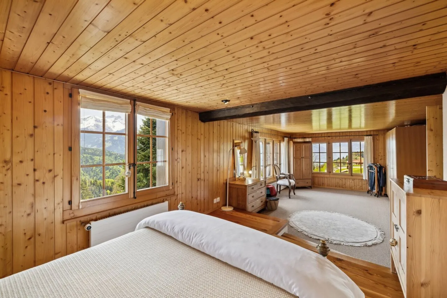 Authentic family chalet with stunning mountain views - Photo 13 of 13