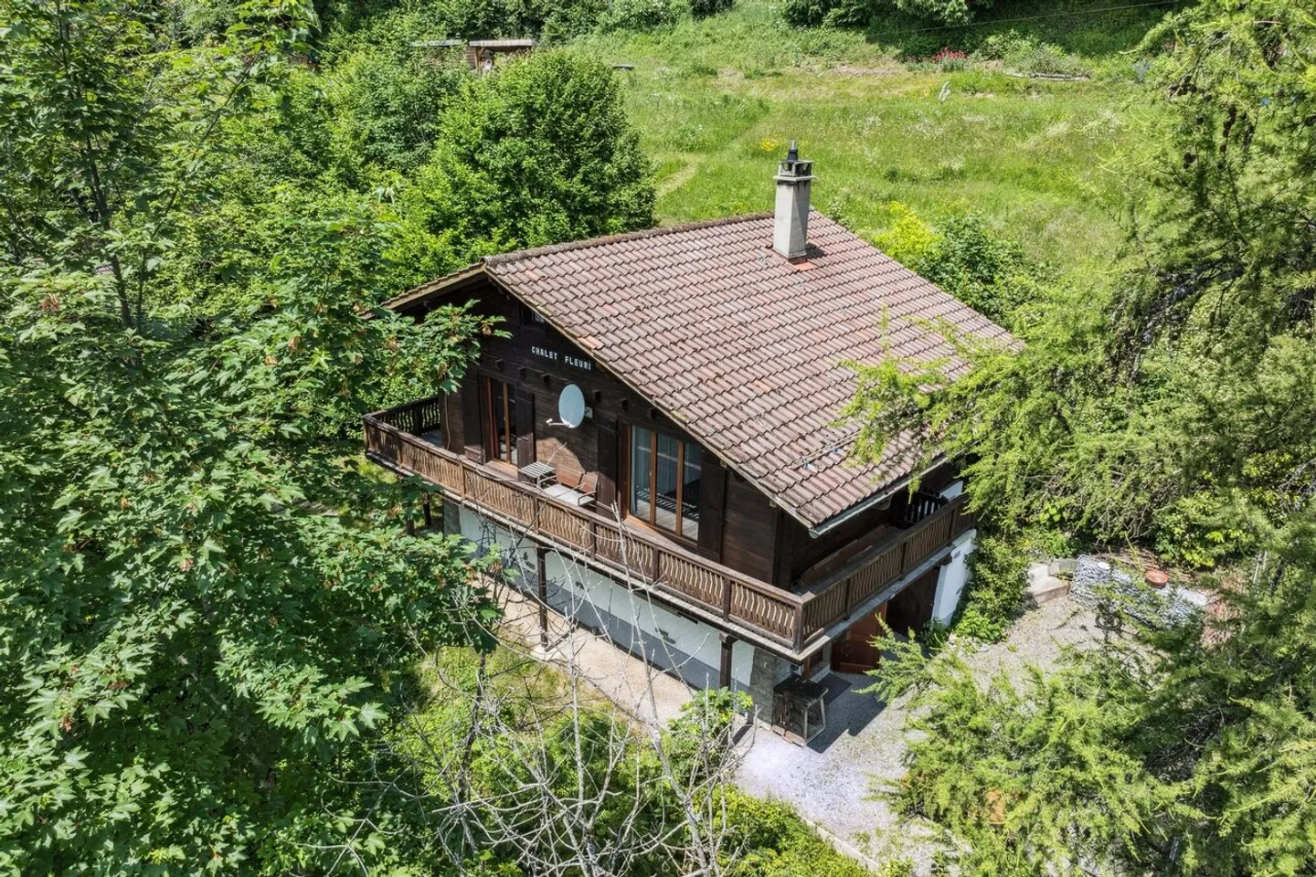 Chalet familiare con 5 camere all'ingresso di Villars-sur-Ollon - Foto 1 di 11