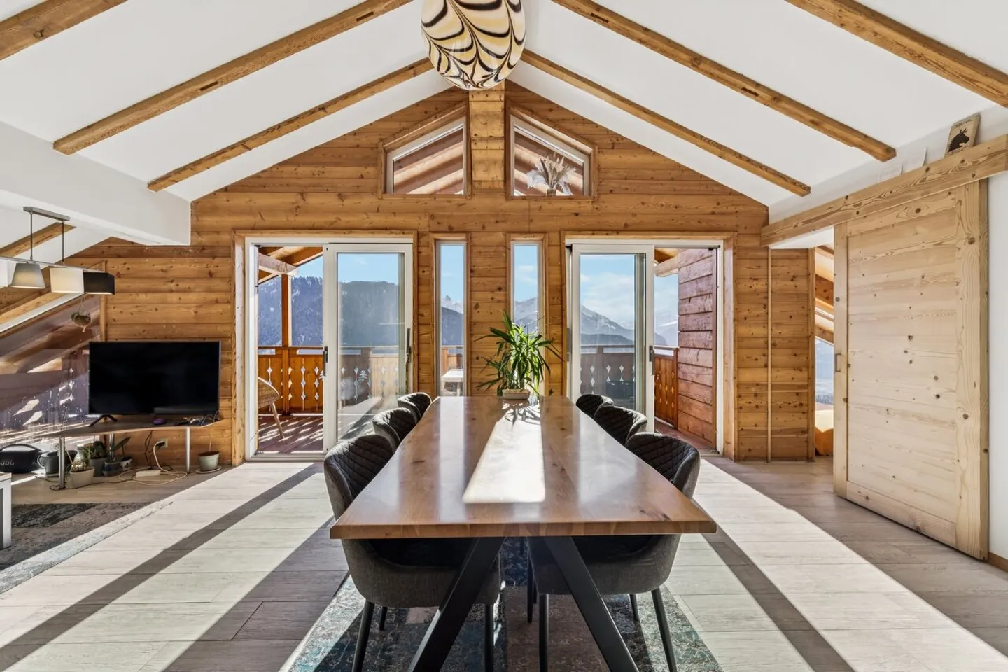 Splendido attico ristrutturato - Vista mozzafiato sulle Alpi - Foto 6 di 13