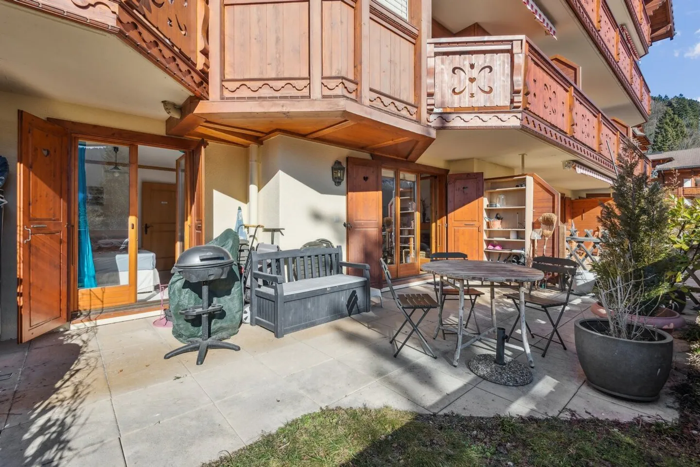 Bel appartement avec terrasse - Photo 10 sur 13