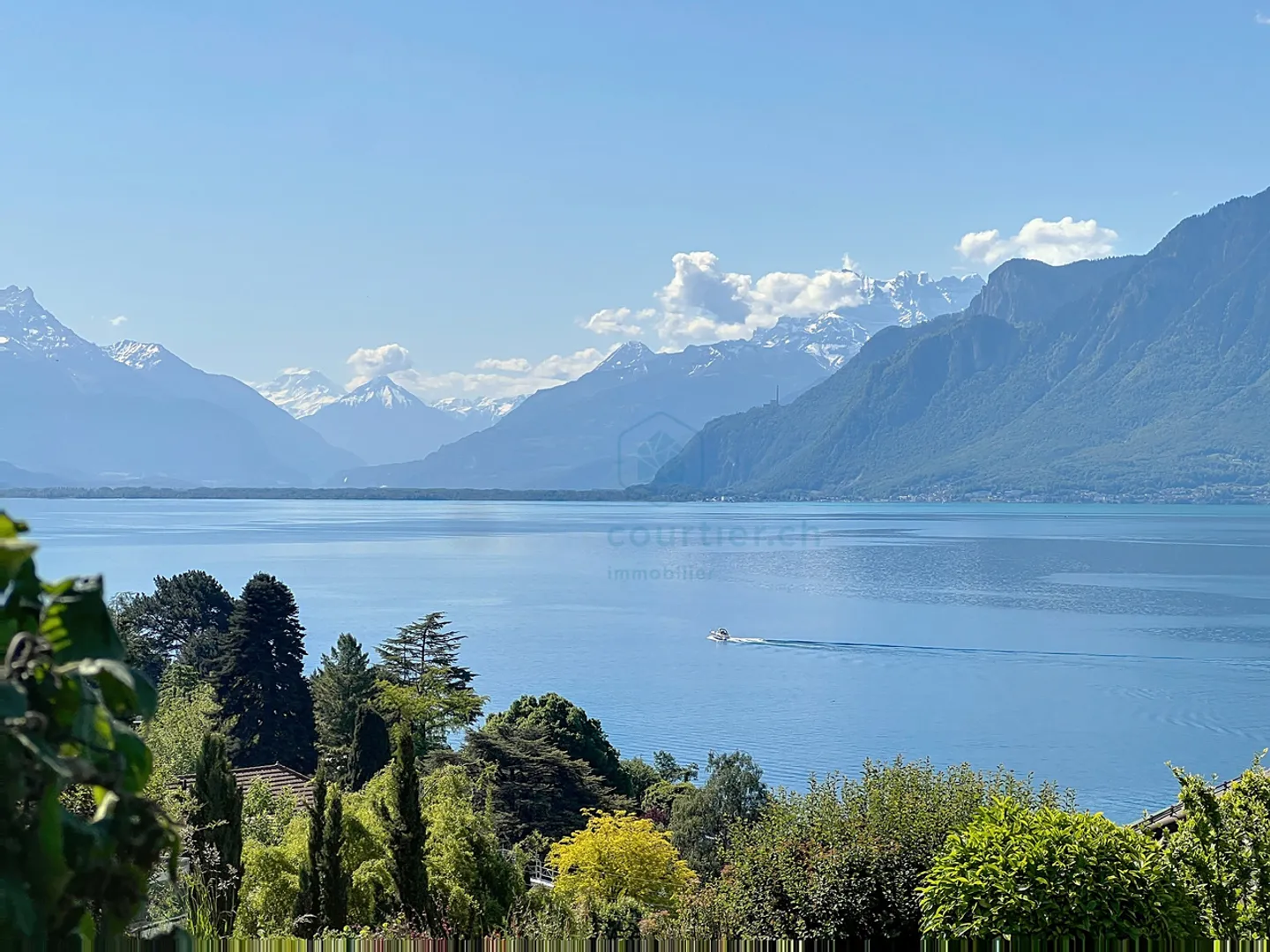 A pochi passi dal lago di Ginevra, 3 ville di lusso con vista panoramica - Foto 2 di 13