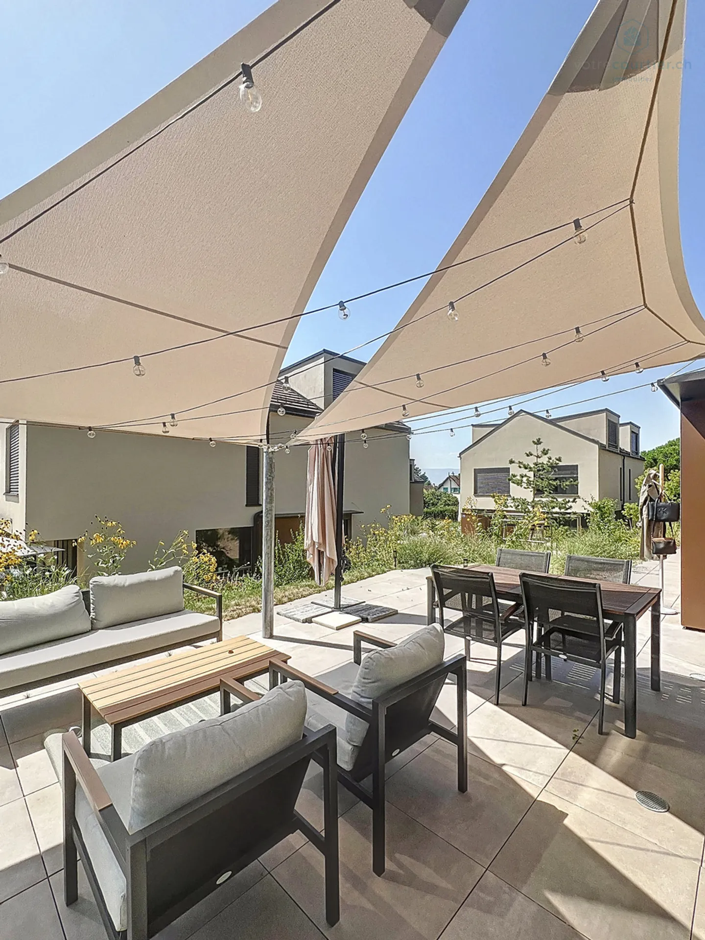 Dans un quartier prisé , villa neuve de standing disponible de suite - Photo 2 sur 13