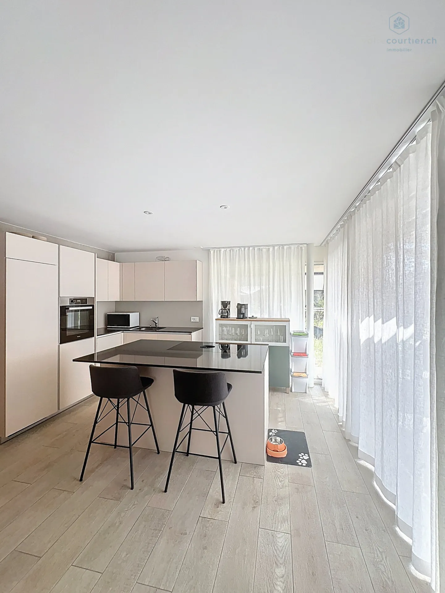 Dans un quartier prisé , villa neuve de standing disponible de suite - Photo 8 sur 13