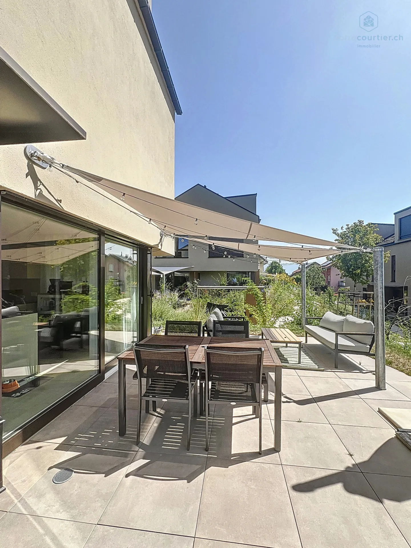 Dans un quartier prisé , villa neuve de standing disponible de suite - Photo 3 sur 13