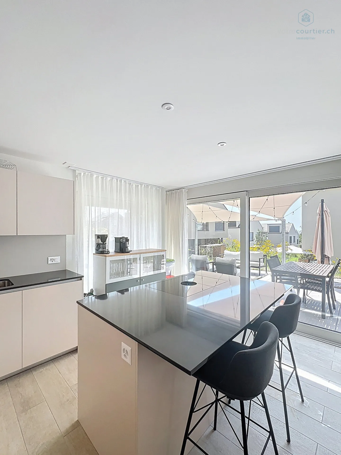Dans un quartier prisé , villa neuve de standing disponible de suite - Photo 10 sur 13
