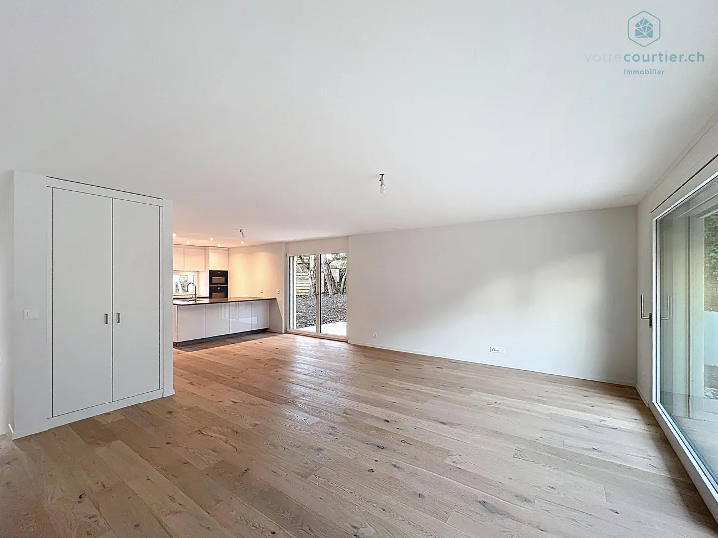 Nuova villa contemporanea in un quartiere tranquillo - Foto 2 di 11