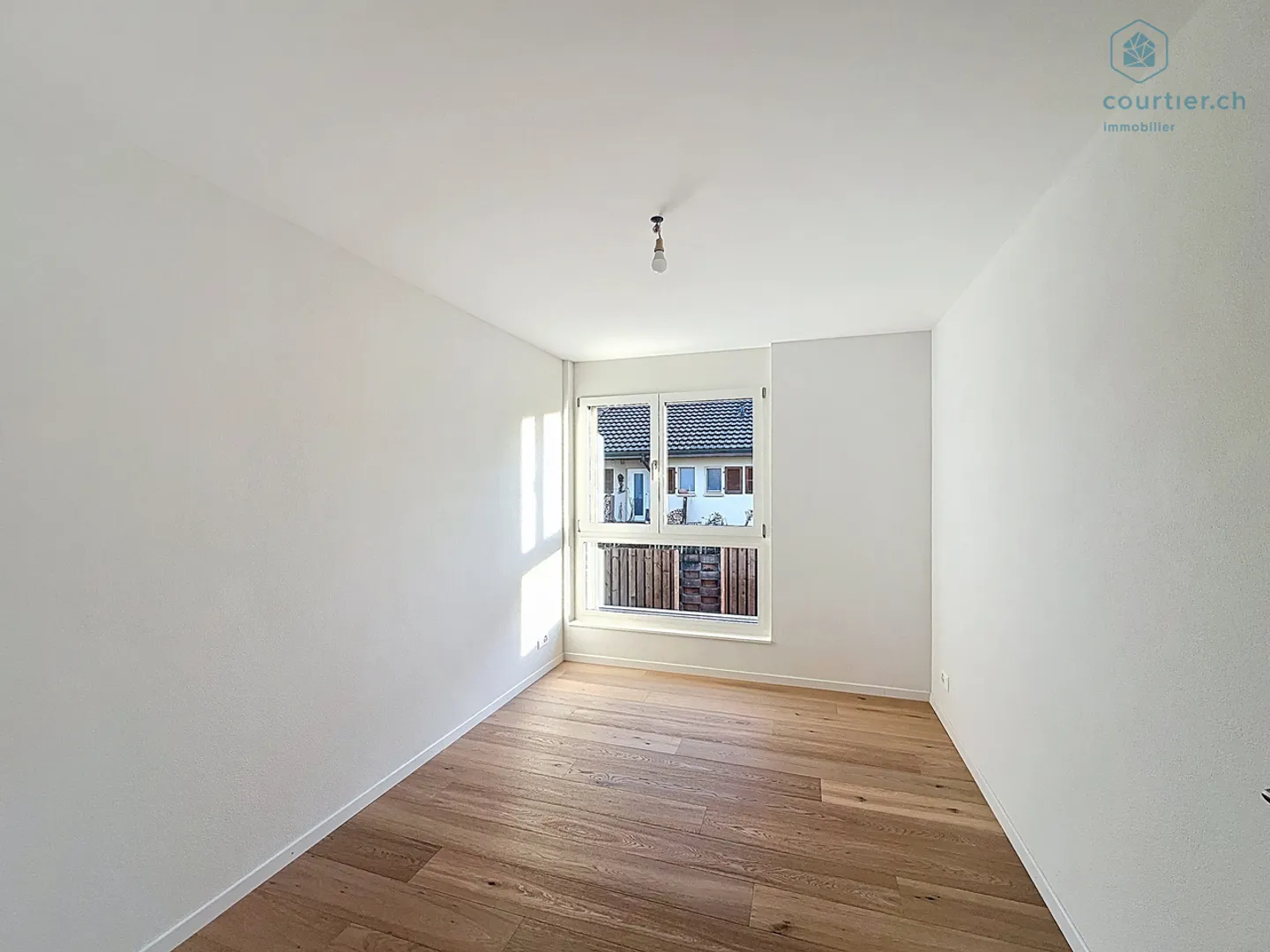 Available immediately, new villa in a quiet area without nuisance - Photo 8 of 11