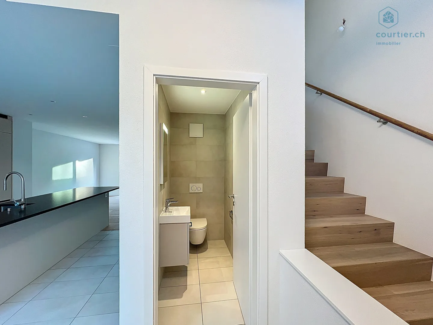 Sofort verfügbar, neue Villa in einer ruhigen Gegend ohne Belästigung - Foto 8 von 13