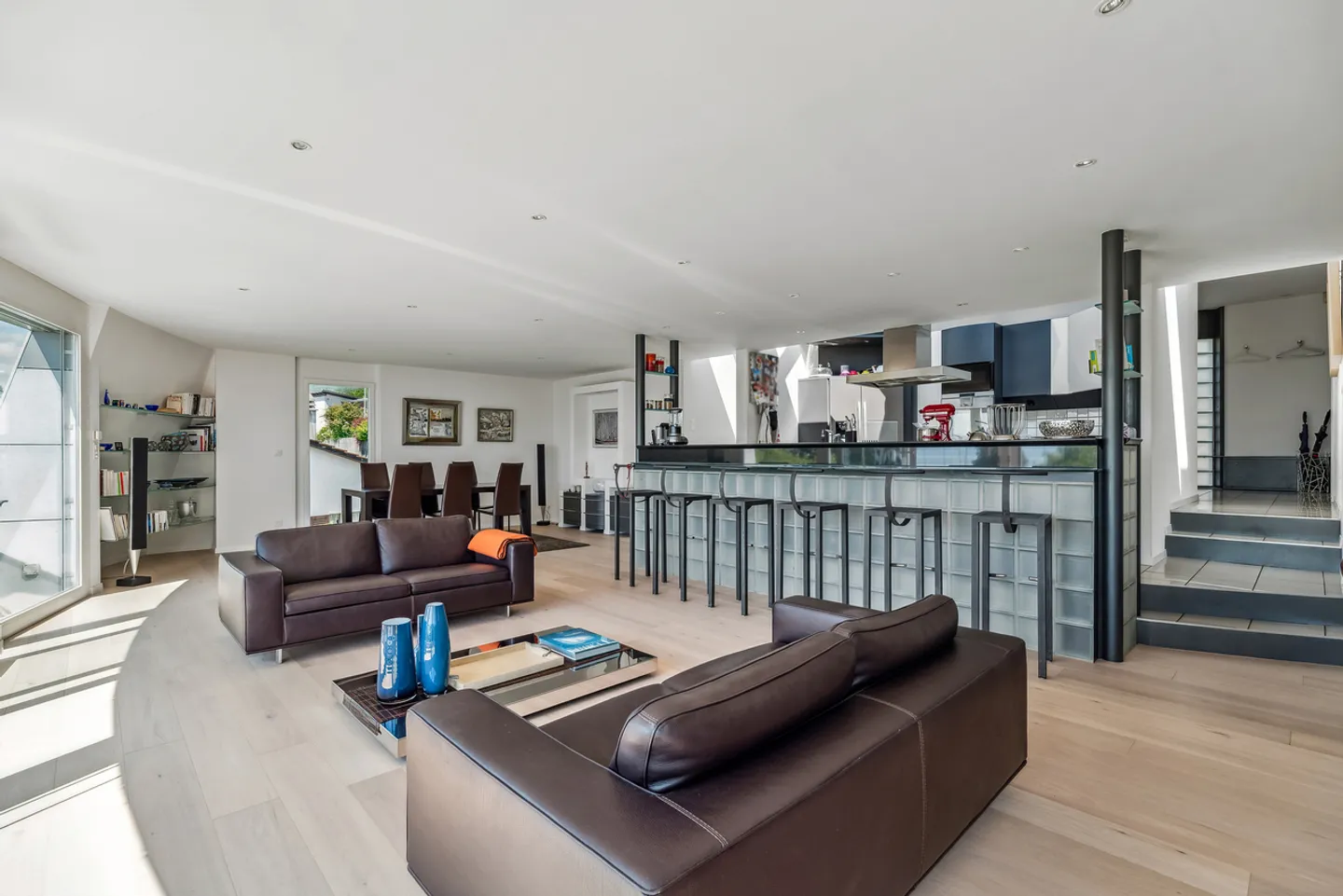 Magnificent contemporary villa on the shores of Lake Neuchâtel - Photo 3 of 10