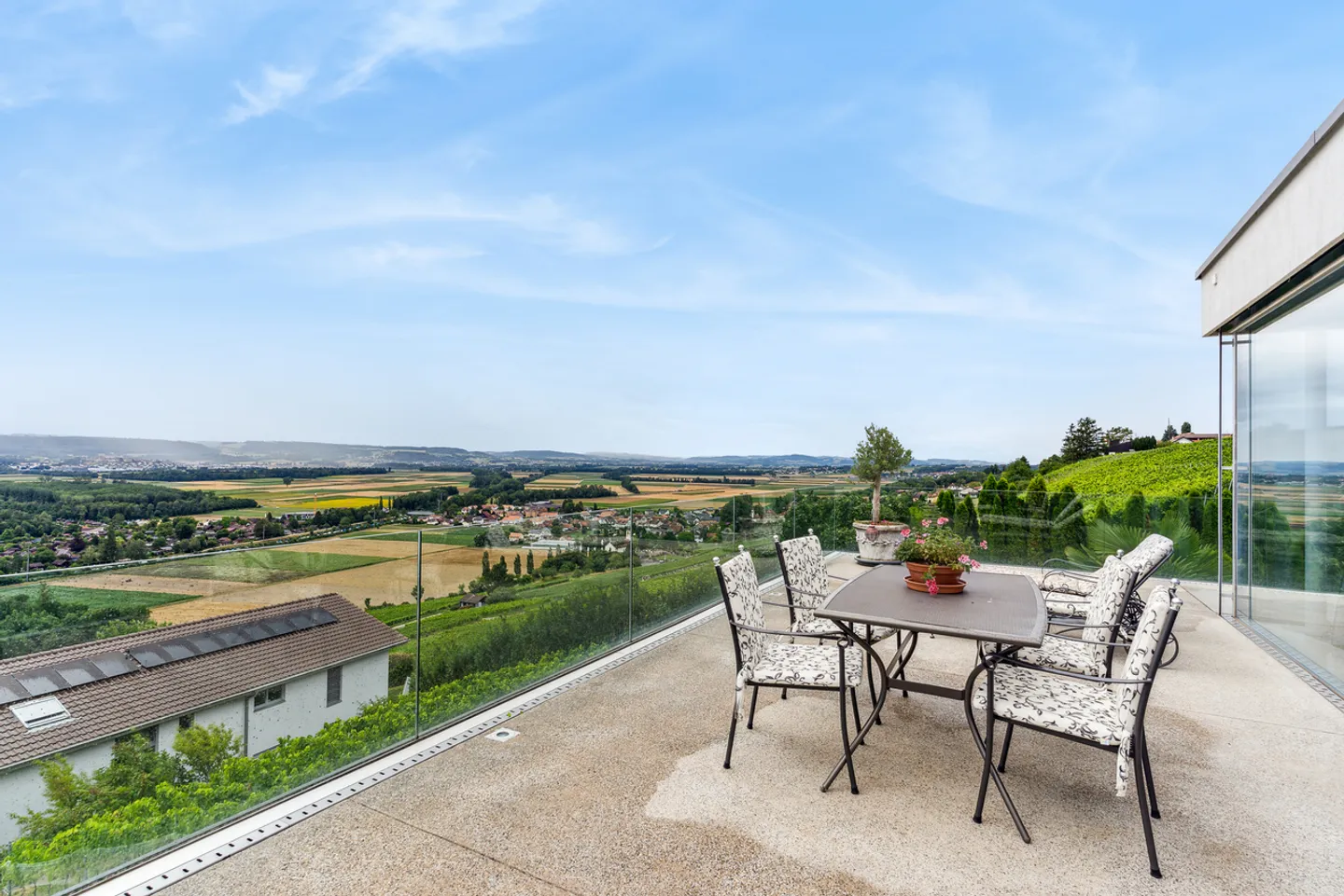 Eccezionale proprietà contemporanea con vista panoramica sul lago - Foto 7 di 12