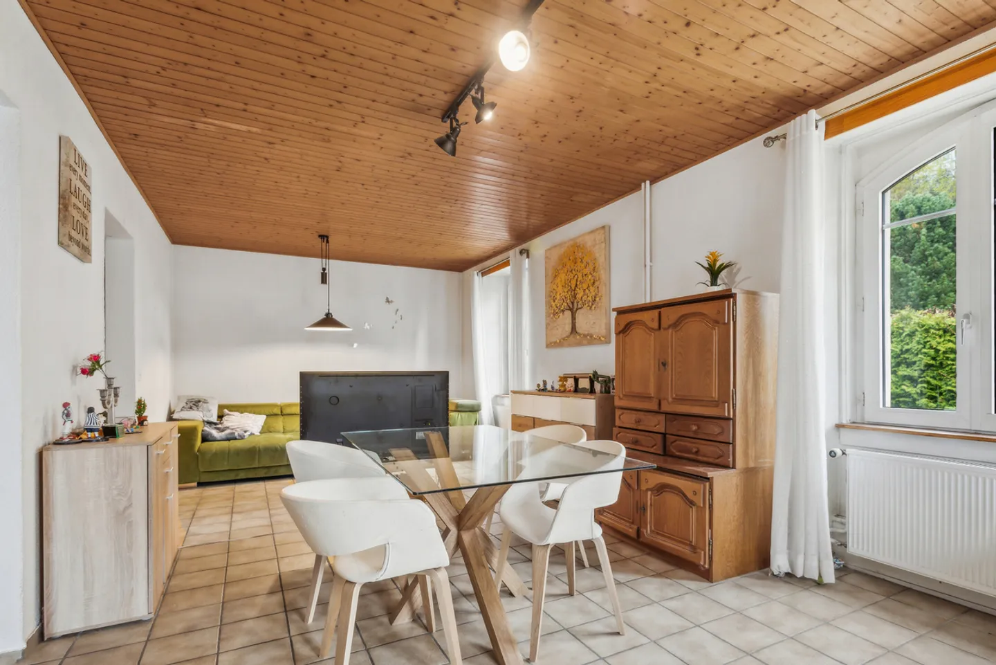 Meisterhaus mit 2 Wohnungen ideal gelegen in Le Locle - Foto 2 von 9