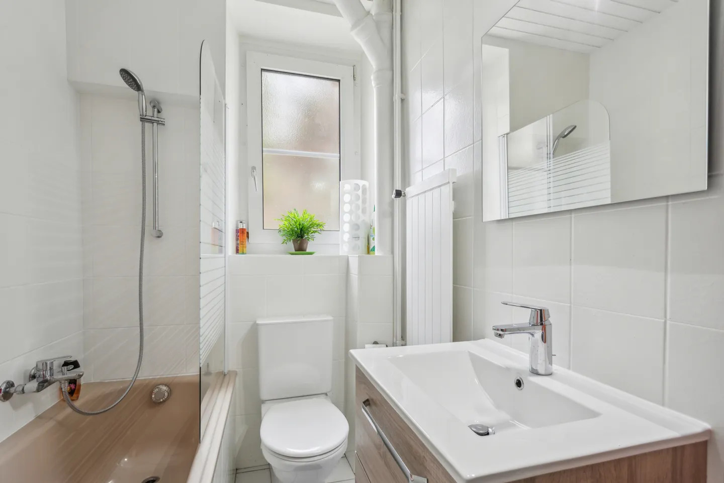 Meisterhaus mit 2 Wohnungen ideal gelegen in Le Locle - Foto 9 von 9