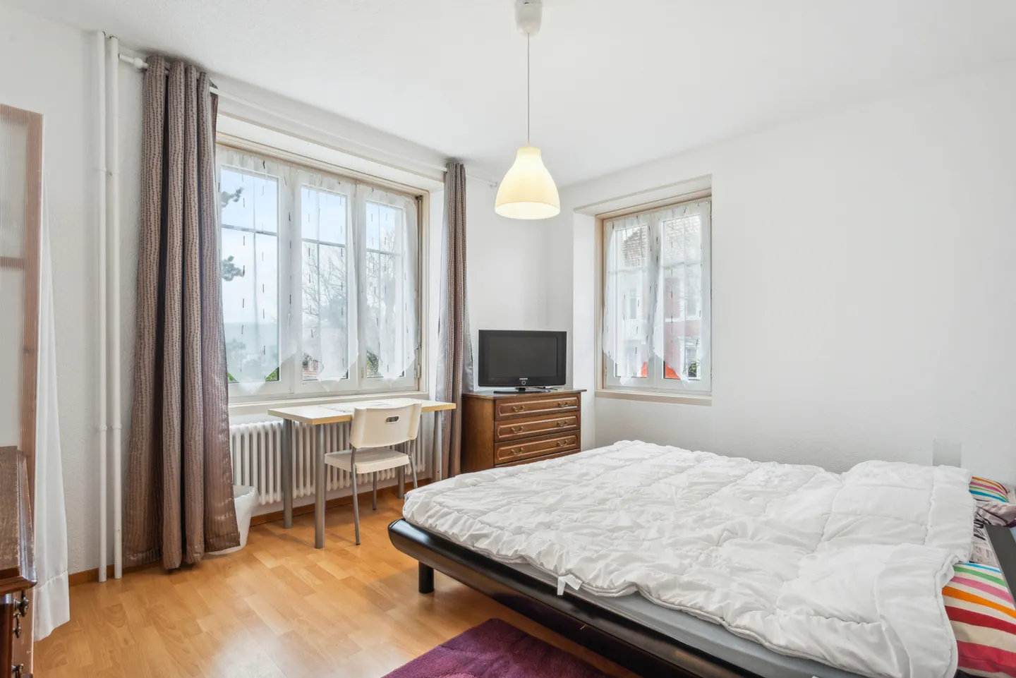 Meisterhaus mit 2 Wohnungen ideal gelegen in Le Locle - Foto 4 von 9