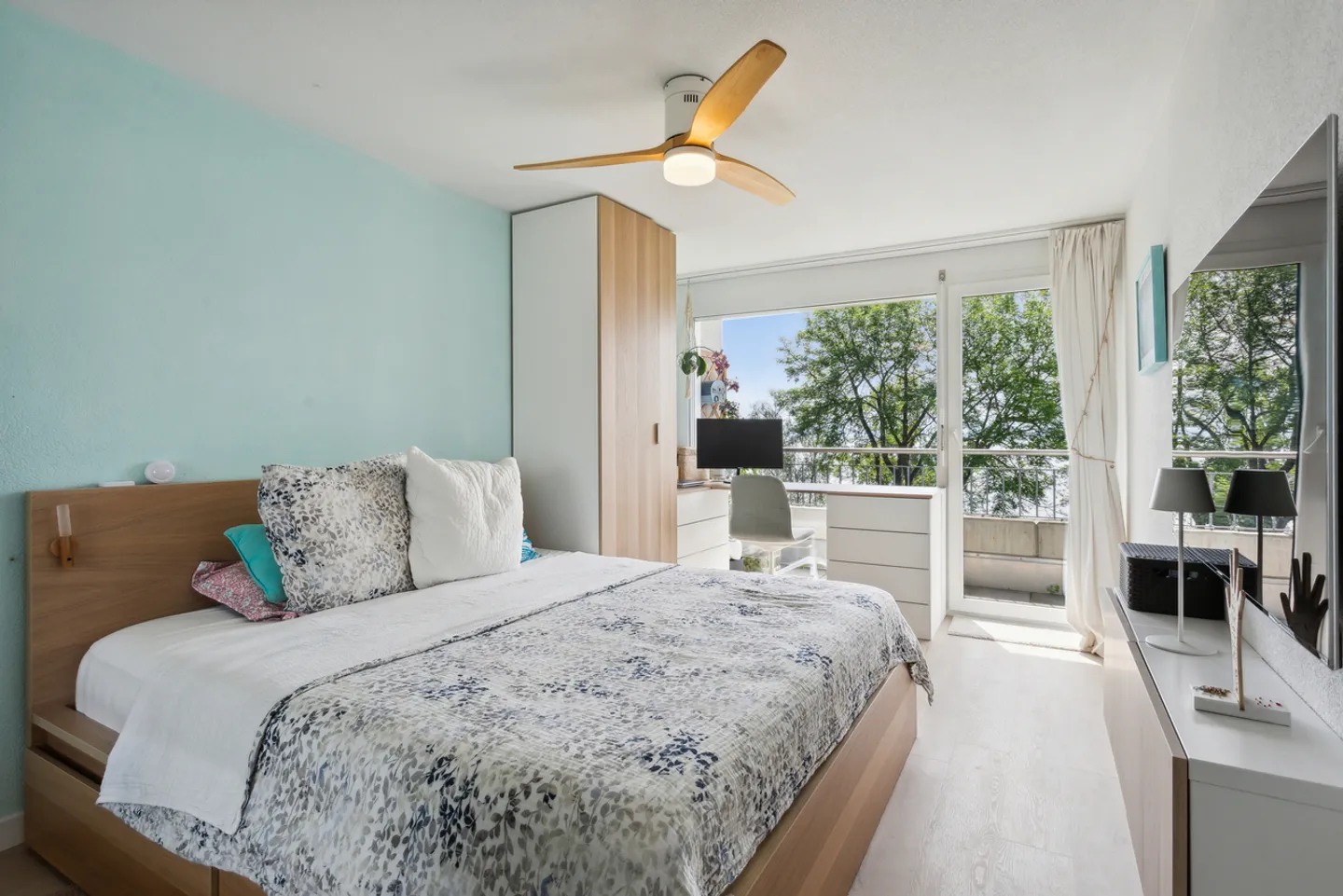 Exclusive duplex on garden level with direct access to the lake - Photo 8 of 10