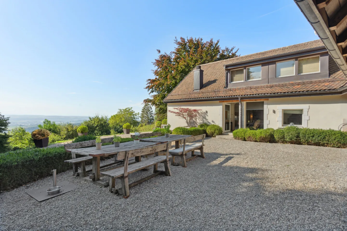 Exceptionnelle propriété rénovée avec vaste jardin et vue sur le lac - Photo 7 sur 13