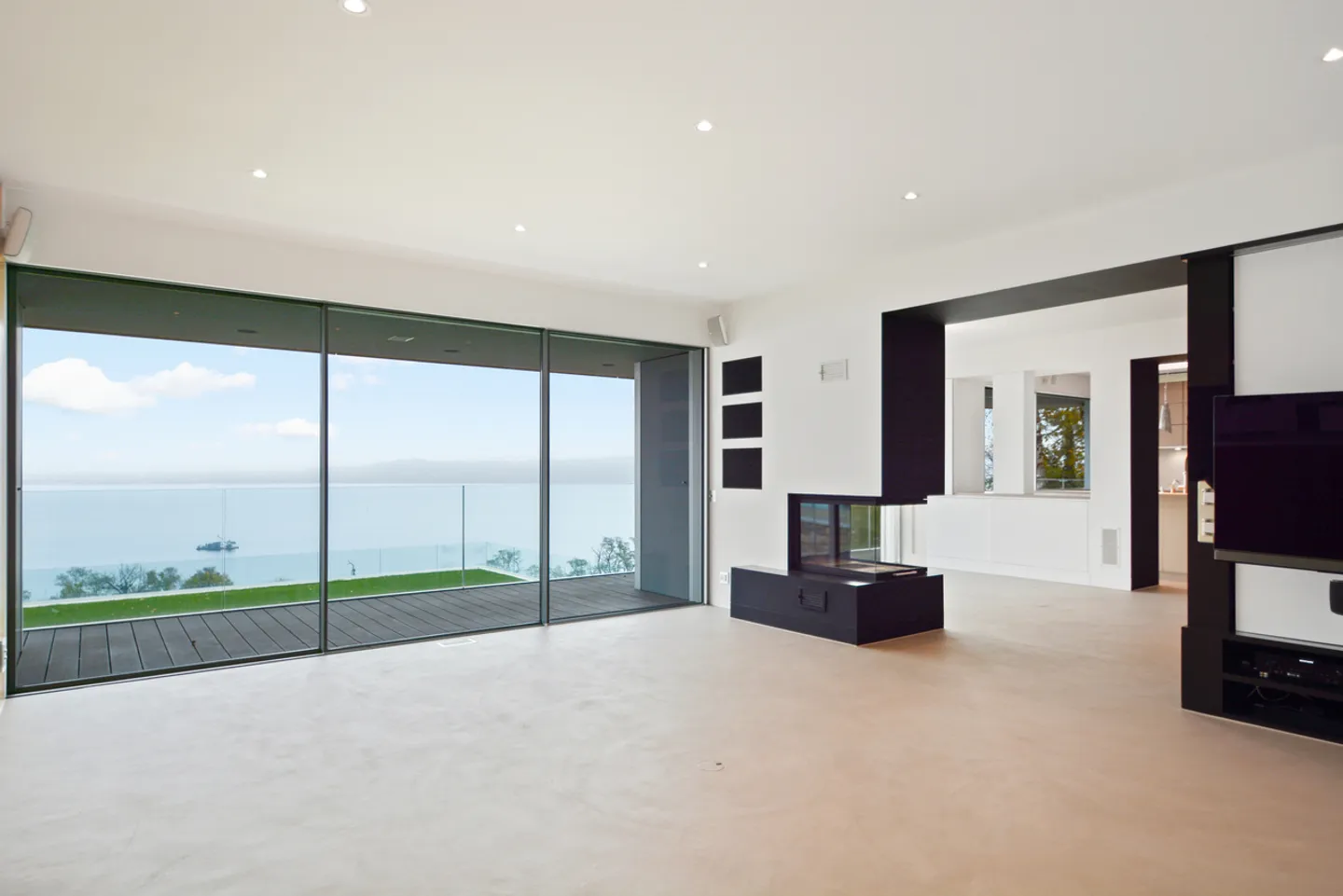 Maison de Luxe avec Vue sur le Lac - Photo 1 sur 13