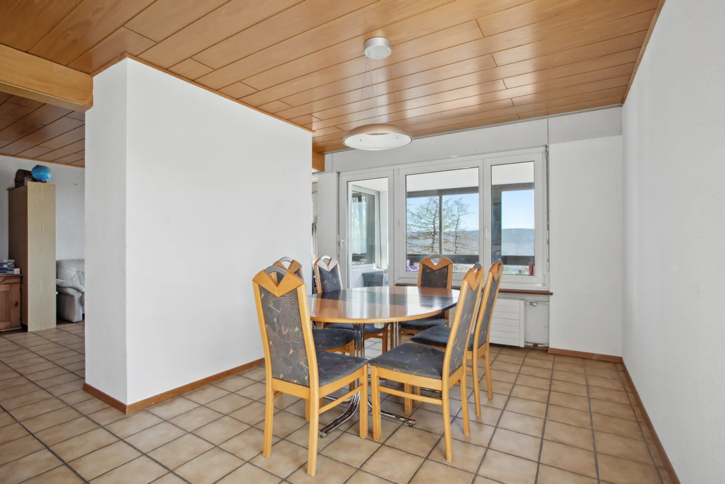 Investitore ideale - Appartamento con vista e due garage-box aggiuntivi - Foto 4 di 10