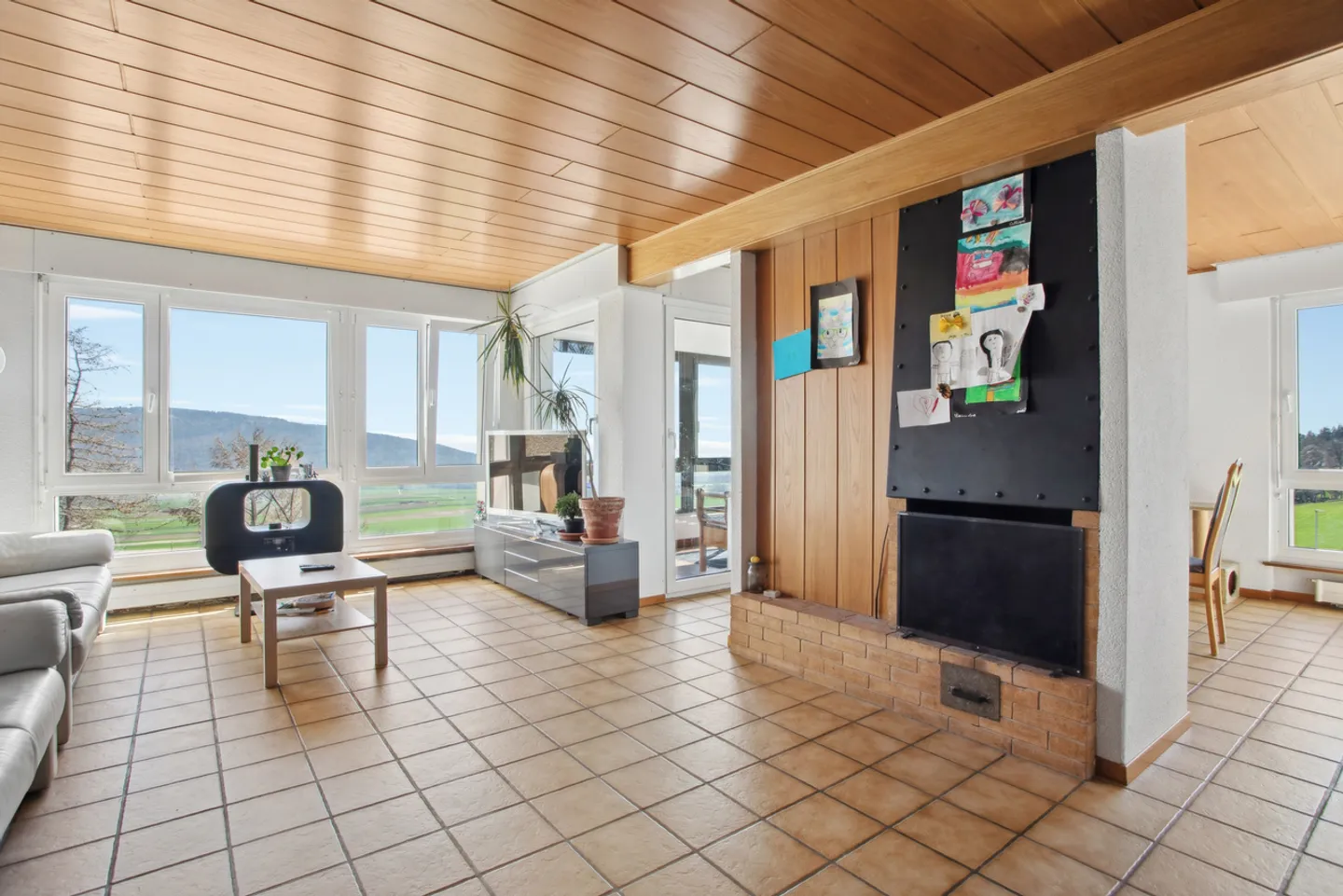 Investitore ideale - Appartamento con vista e due garage-box aggiuntivi - Foto 2 di 10