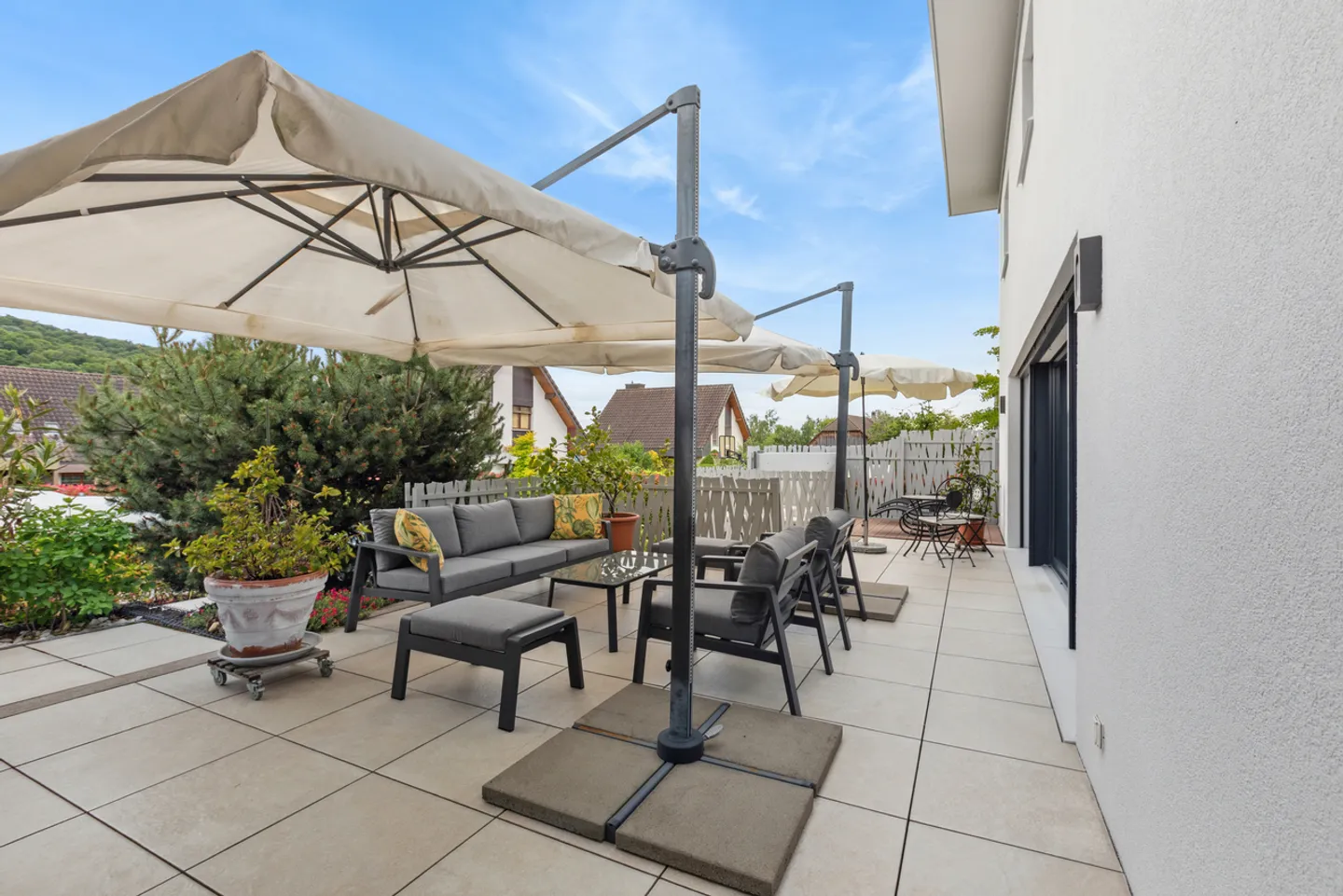 Schöne zeitgenössische Villa mit Pool und Jacuzzi! - Foto 3 von 13