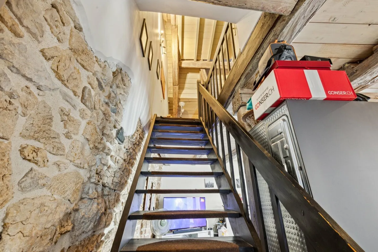 Caratteristica villetta bifamiliare nel cuore di Peseux - Foto 13 di 13