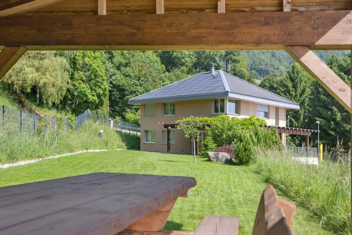 Qui, la natura nutre la casa - E la casa rispetta la natura - Foto 1 di 9