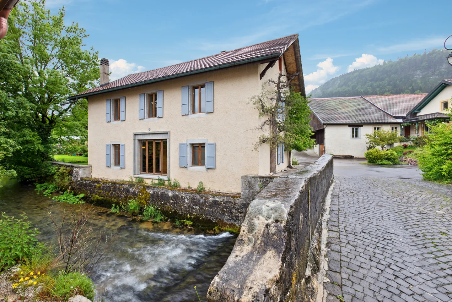 Ein Friedensort am Wasser, zwischen Wald und Fluss - Foto 1 von 8