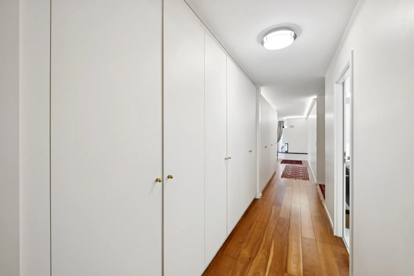 Elegante appartamento di 5,5 locali in un edificio Minergie situato a Hauterive NE - Foto 9 di 10