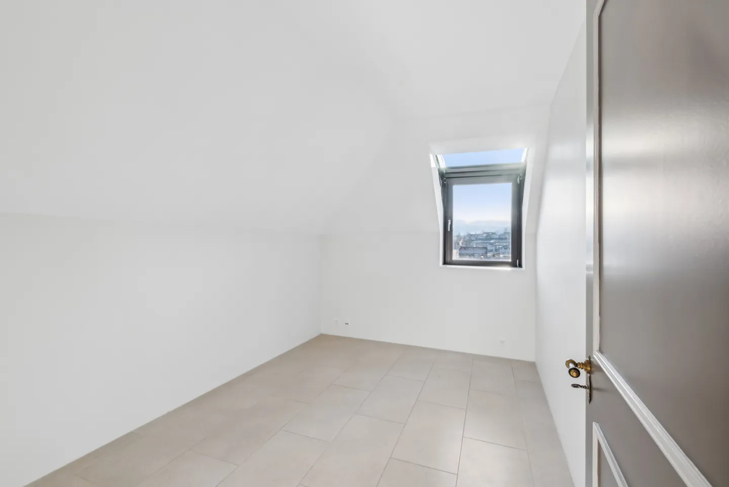 Spazioso e luminoso duplex in una residenza Art Déco - Foto 5 di 13