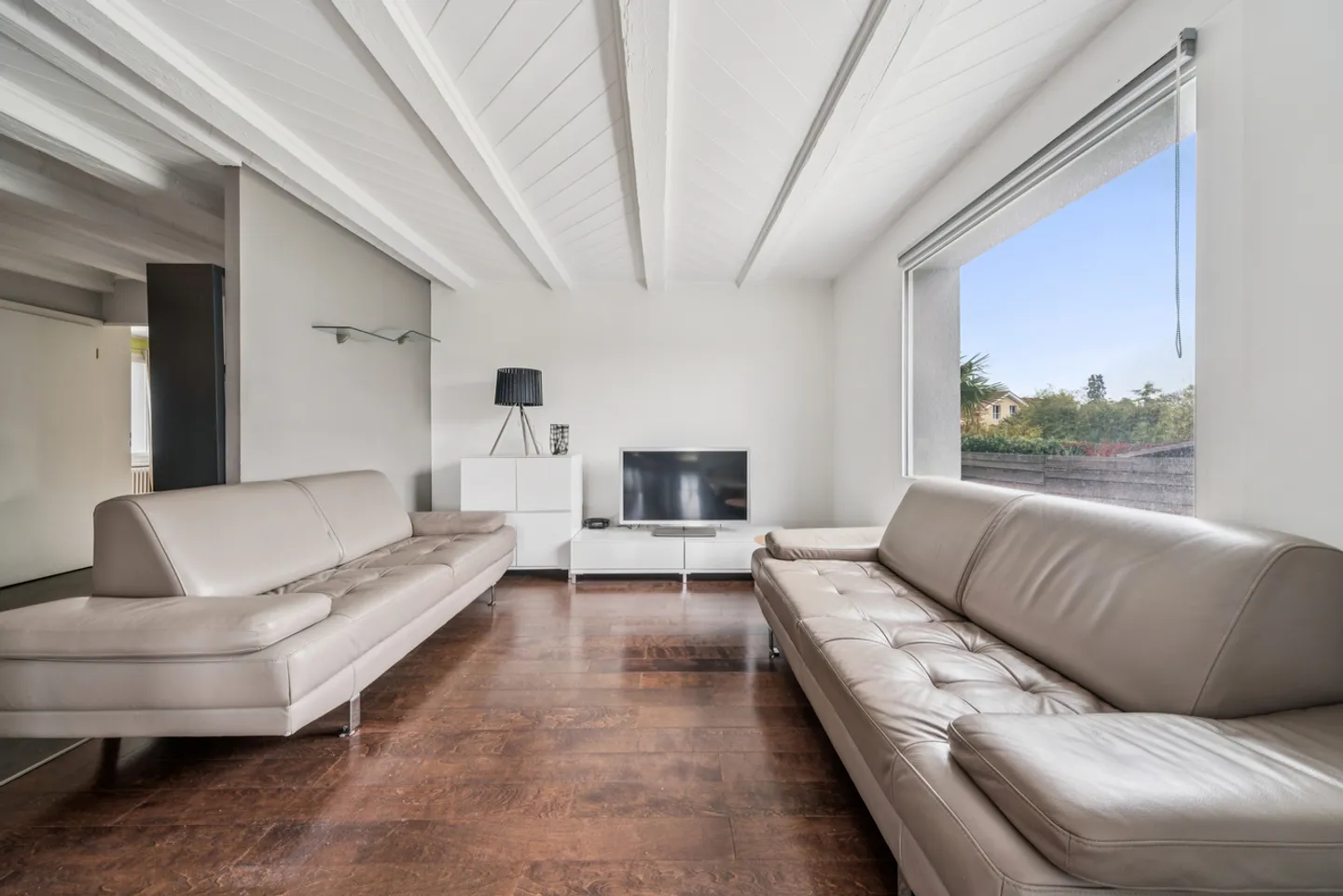 Villa individuelle rénovée offrant un beau jardin avec jacuzzi ! - Photo 6 sur 13