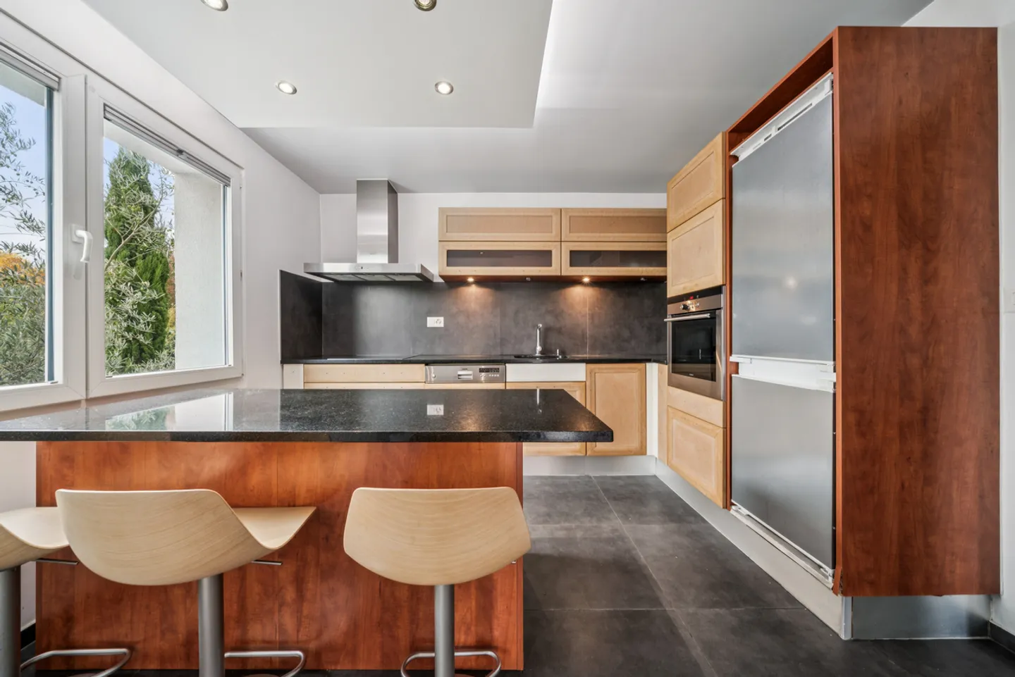 Villa individuelle rénovée offrant un beau jardin avec jacuzzi ! - Photo 9 sur 13