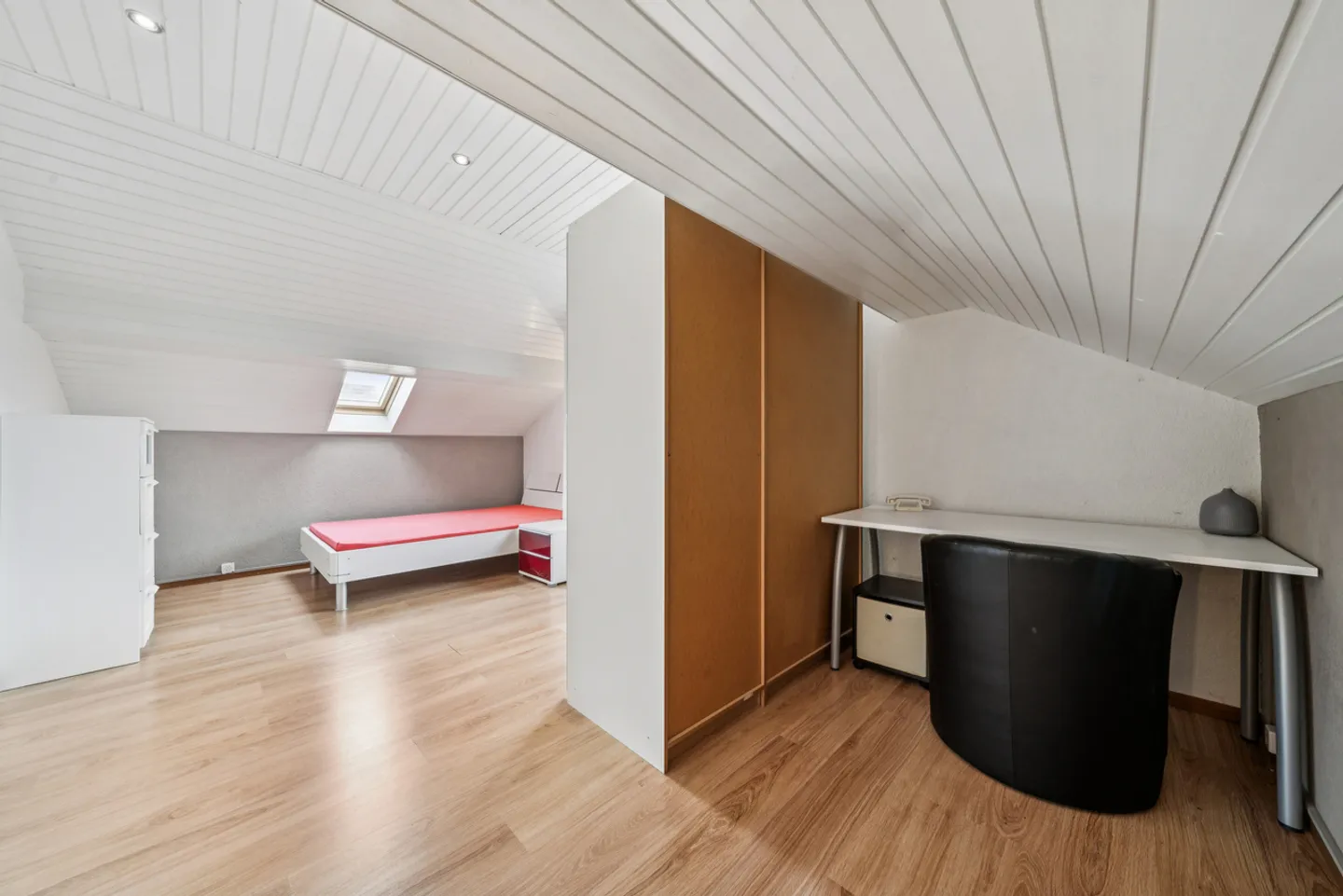 Villa individuelle rénovée offrant un beau jardin avec jacuzzi ! - Photo 11 sur 13