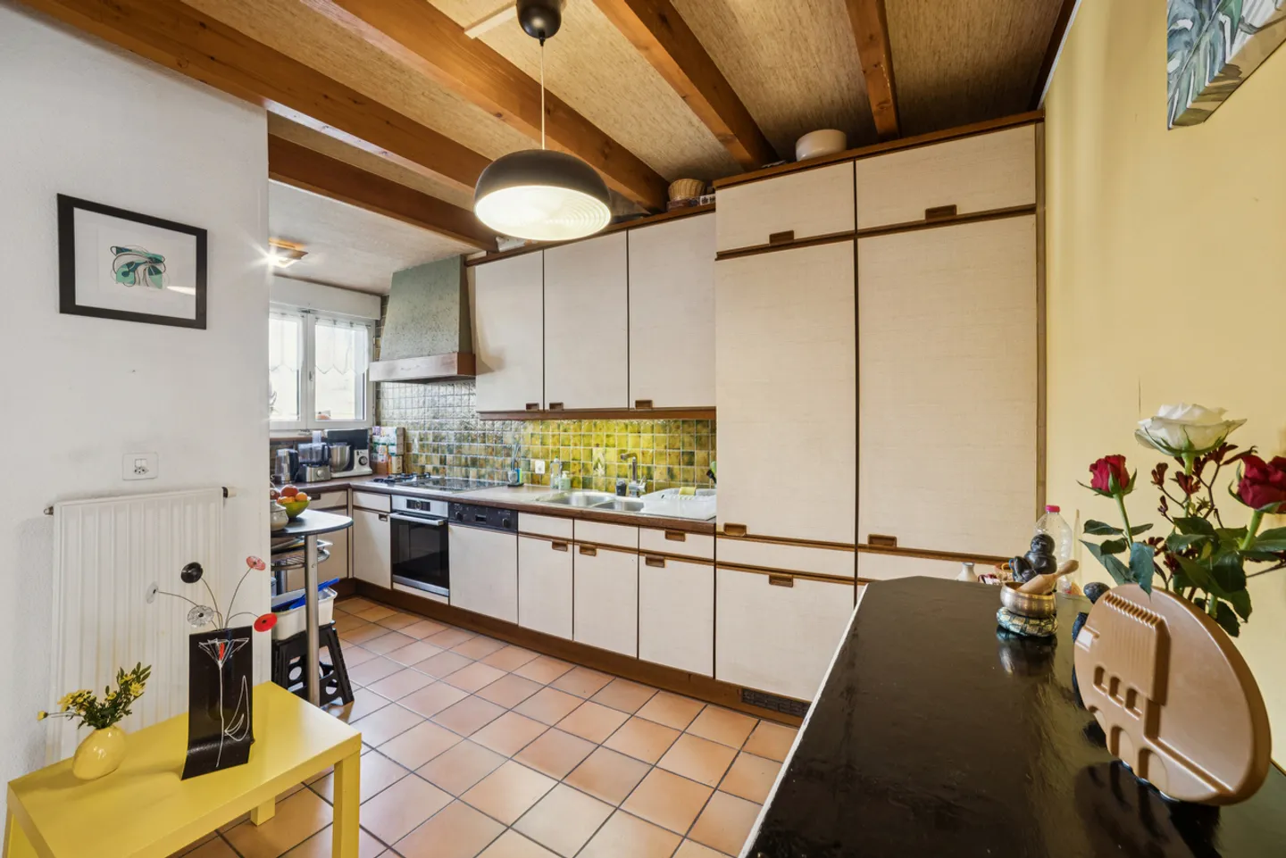 Charming family home with garden and 2 garage boxes! - Photo 6 of 12