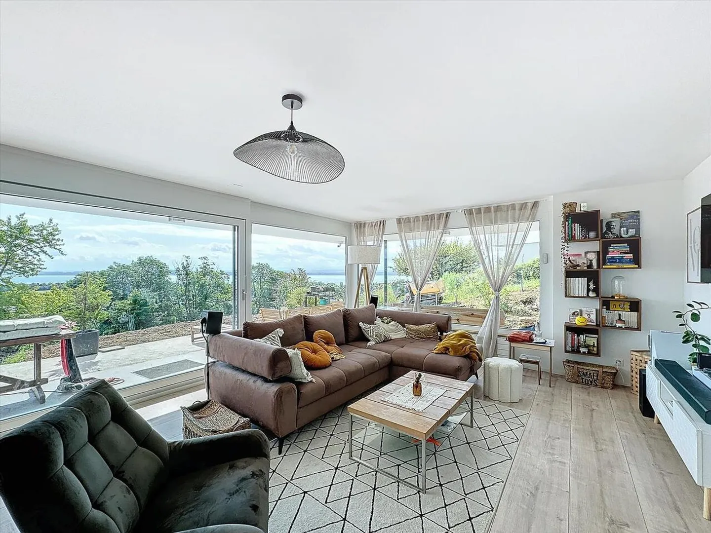 Vue lac &amp; élégance contemporaine avec studio indépendant - Photo 1 sur 6