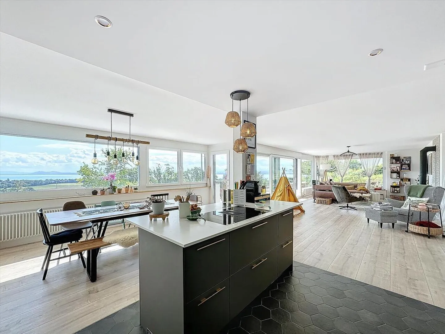 Vue lac &amp; élégance contemporaine avec studio indépendant - Photo 3 sur 6