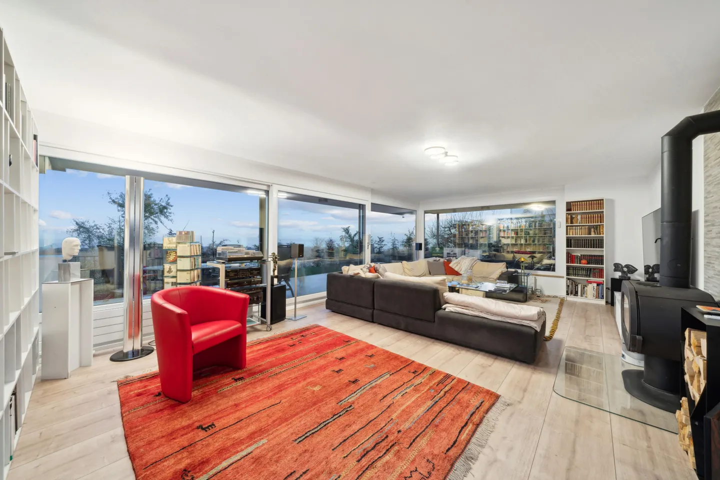 Vue lac &amp; élégance contemporaine avec studio indépendant - Photo 4 sur 8