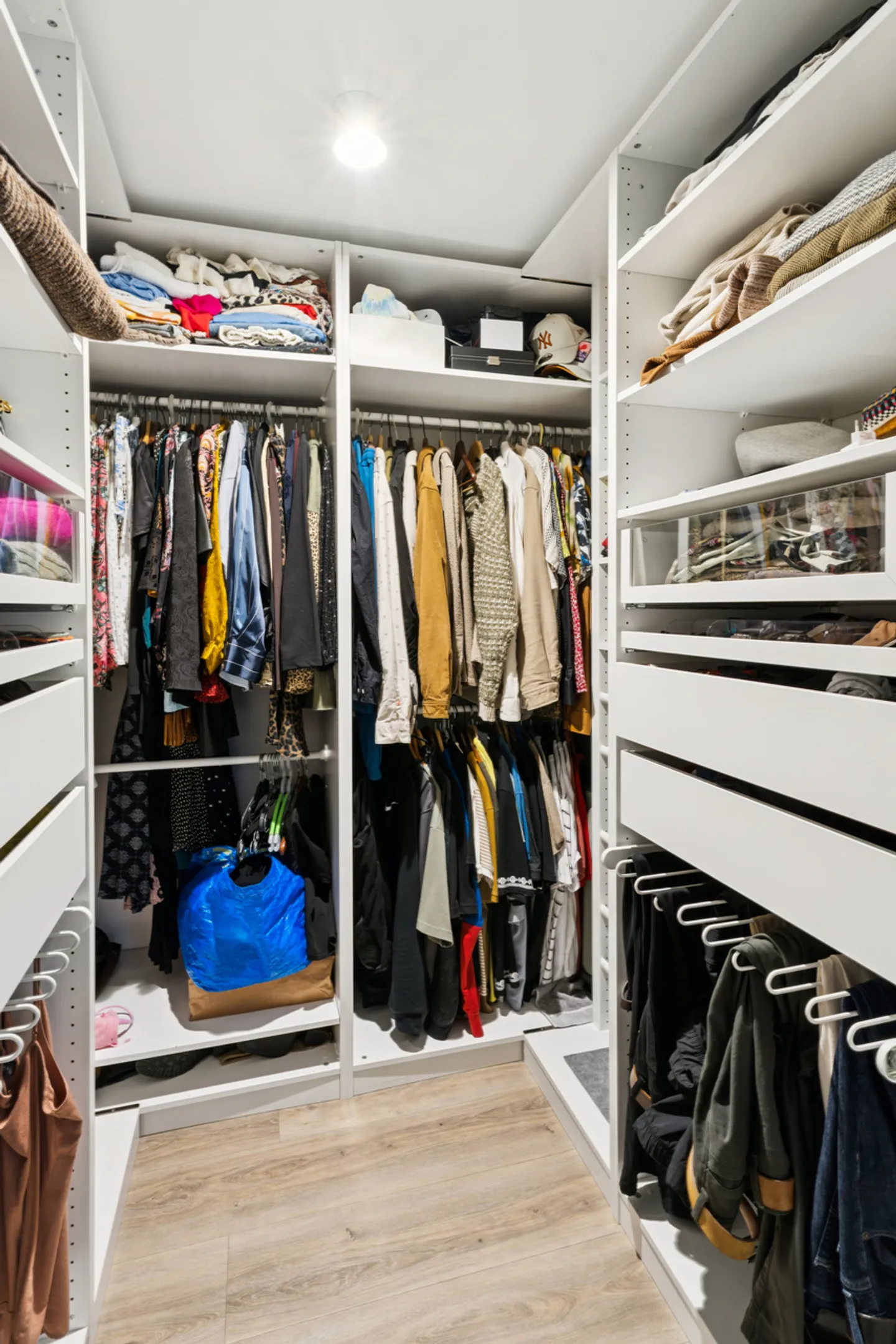 Stunning modern 4.5-room apartment with terrace and veranda! - Photo 5 of 11