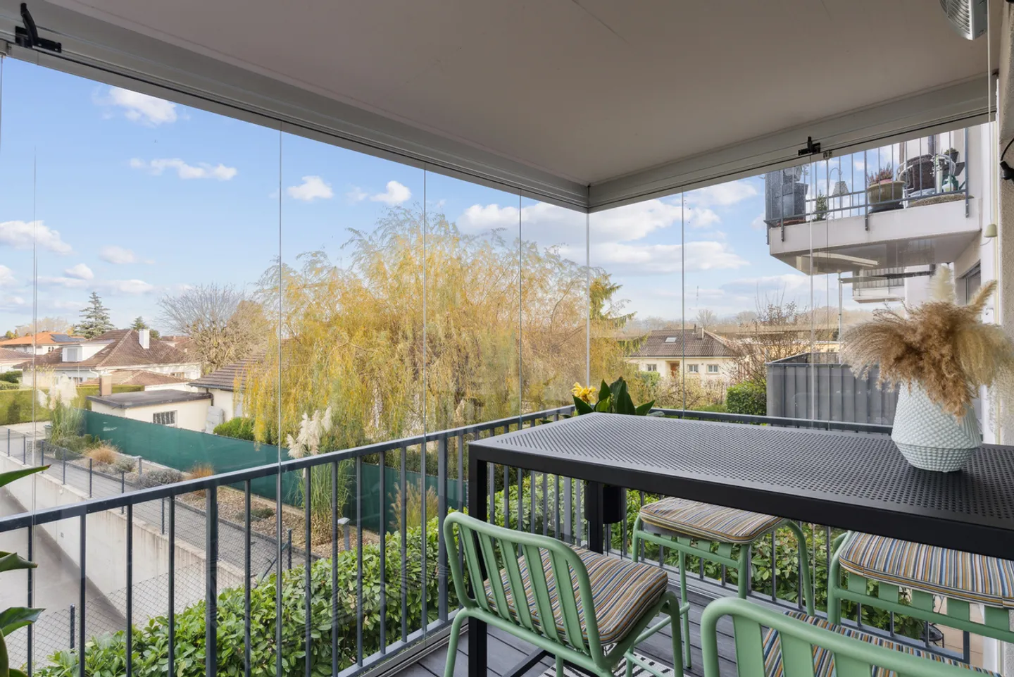 Stunning modern 4.5-room apartment with terrace and veranda! - Photo 11 of 11