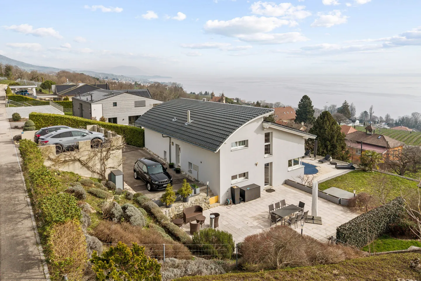 Villa de Prestige avec Vue sur le Lac - Photo 1 sur 10