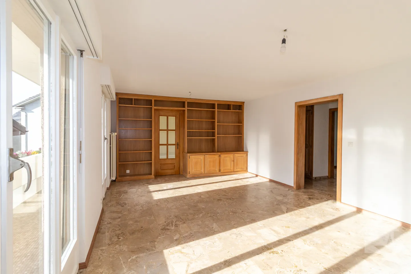 Spacieux appartement traversant 3.5 pièces idéalement situé - Foto 2 von 13