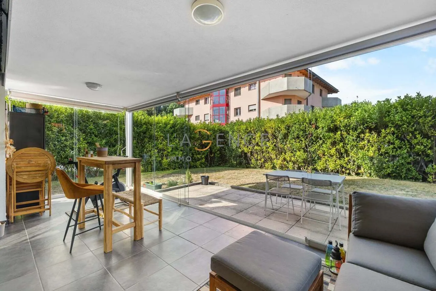 3.5 ROOM APARTMENT WITH WINTER GARDEN AND 80M2 LAWN - Photo 1 of 11