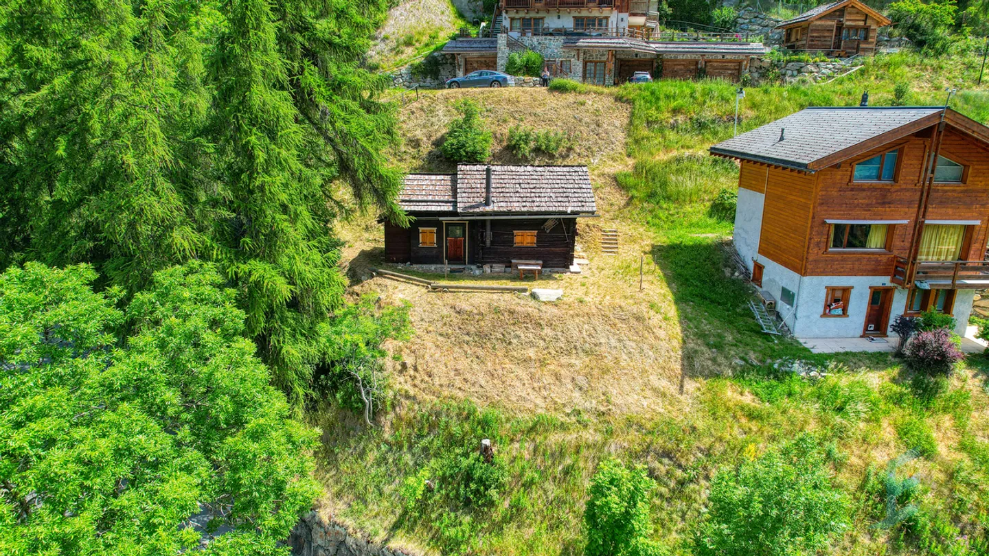 ESCLUSIVO Chalet rustico di 3 ½ locali con vista panoramica - Foto 12 di 13
