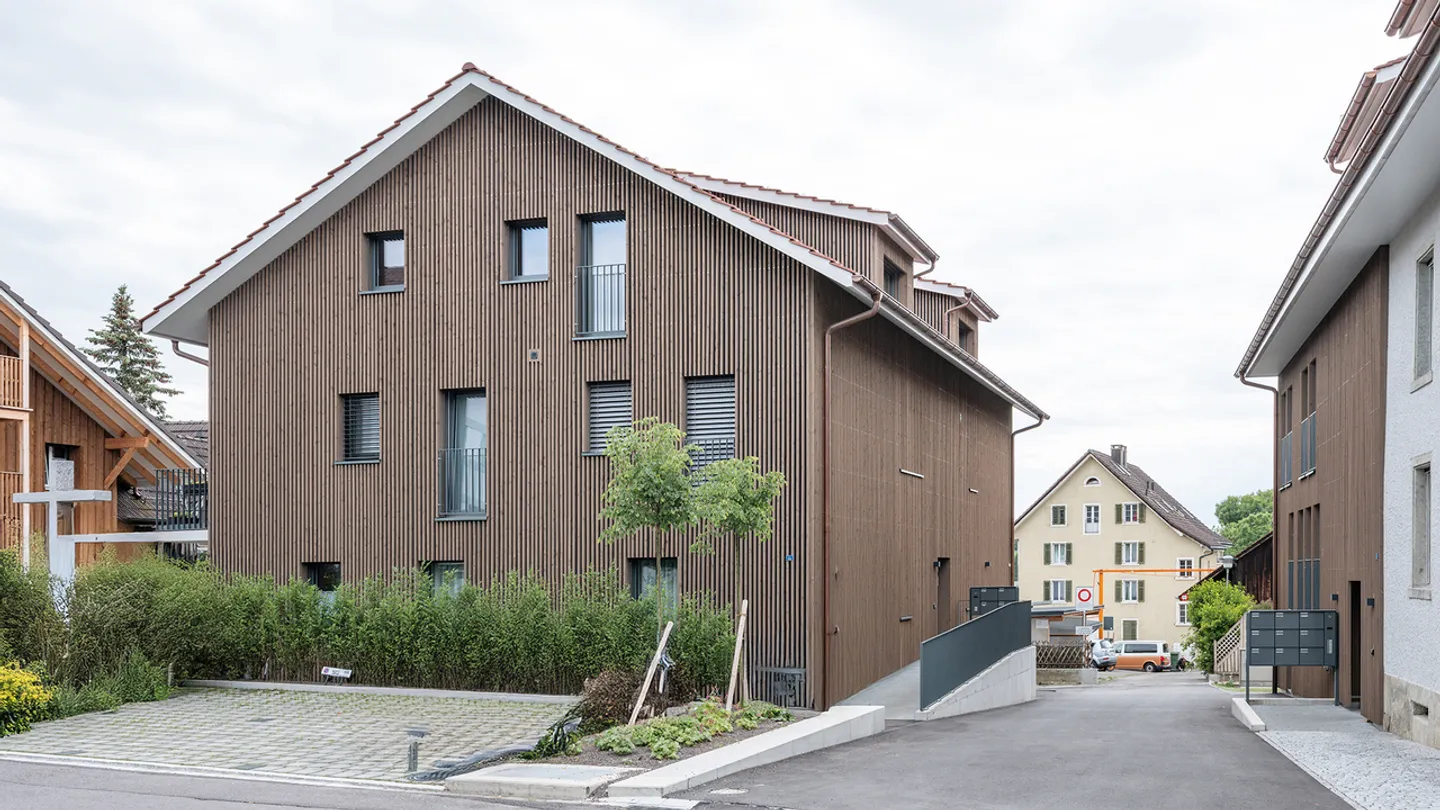 Ampio appartamento attico di 3,5 locali a Hägglingen - Foto 3 di 13