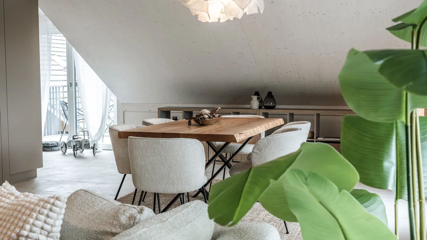 Ampio appartamento attico di 3,5 locali a Hägglingen - Foto 4 di 13