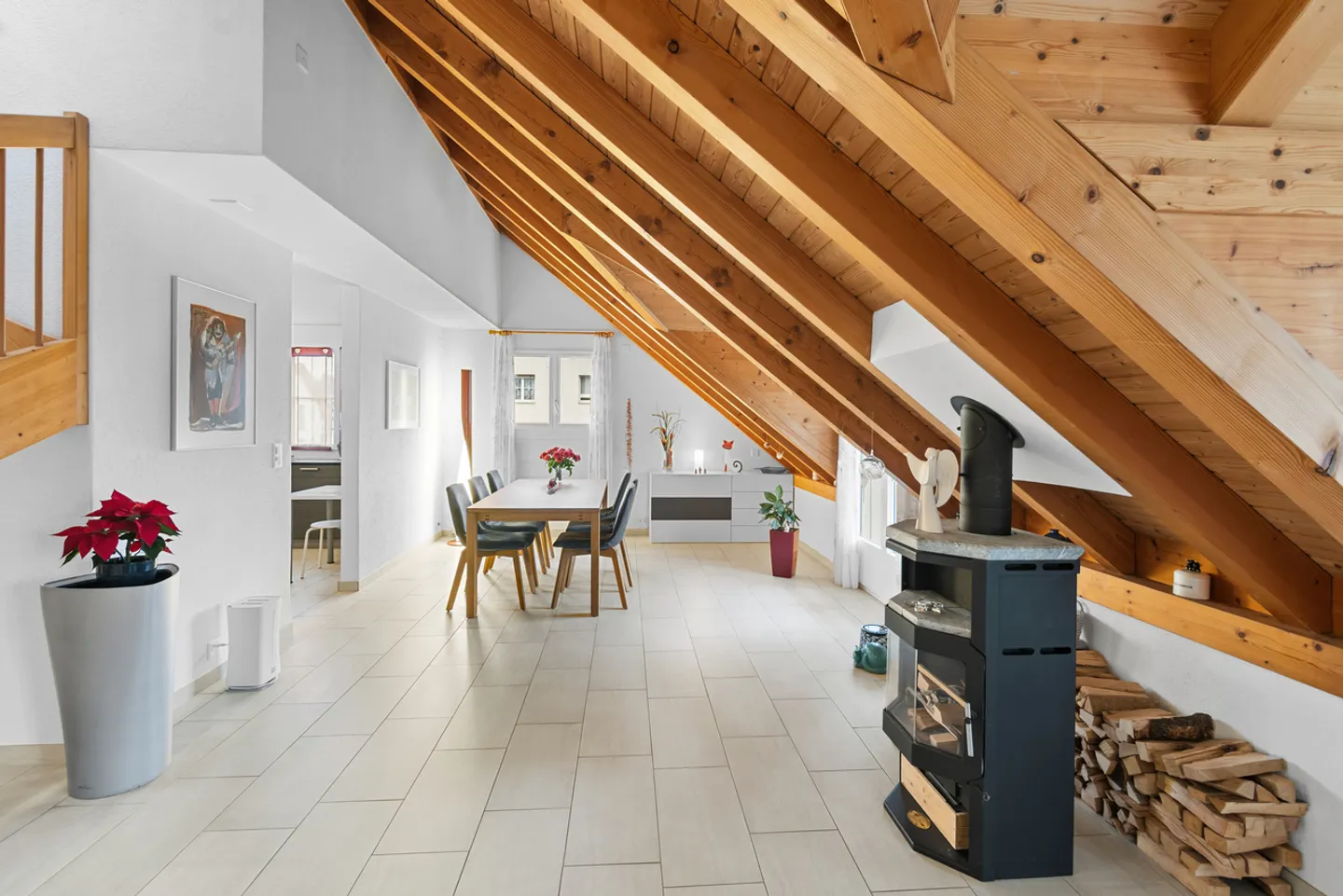 Confortevole appartamento su due livelli di 4.5 locali - Foto 9 di 13