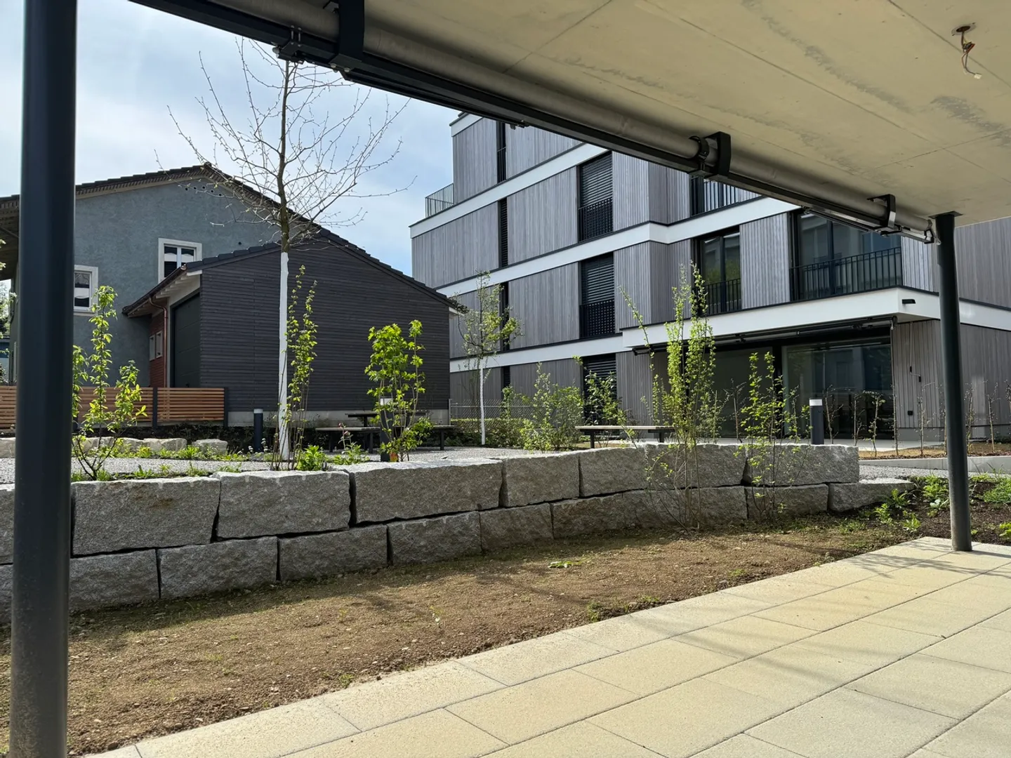 Disponibile immediatamente o su appuntamento - Foto 2 di 13