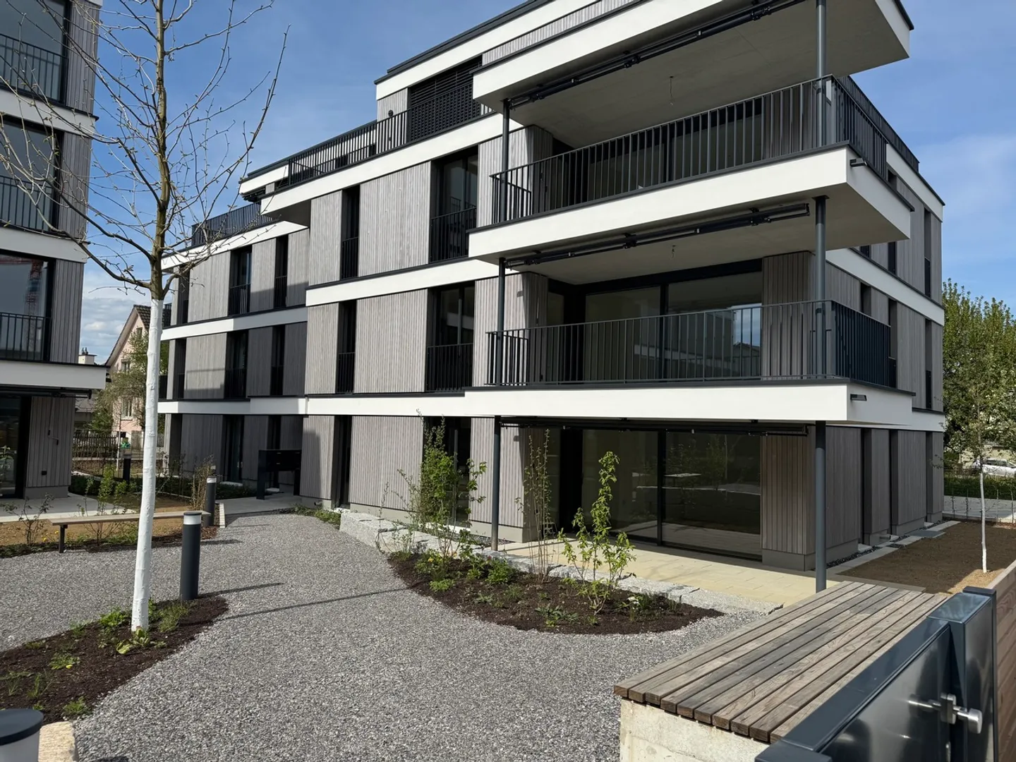 Disponibile immediatamente o su appuntamento - Foto 1 di 13